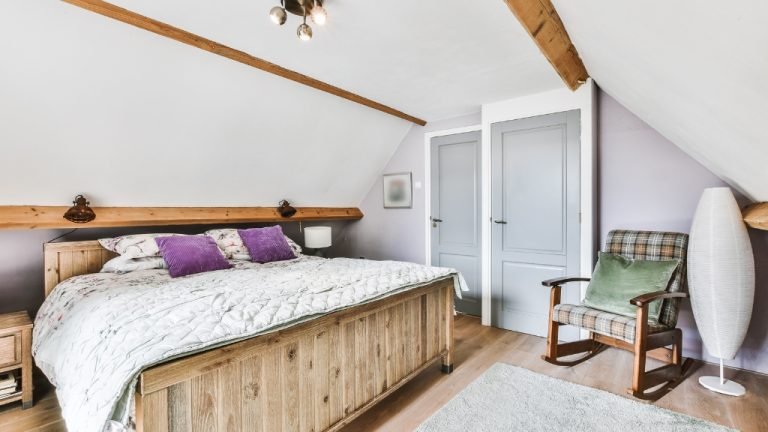 Comment aménager une chambre sous combles très basses ? - Solumat