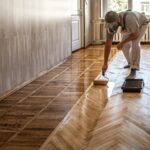 vitrification d’un parquet ancien au rouleau
