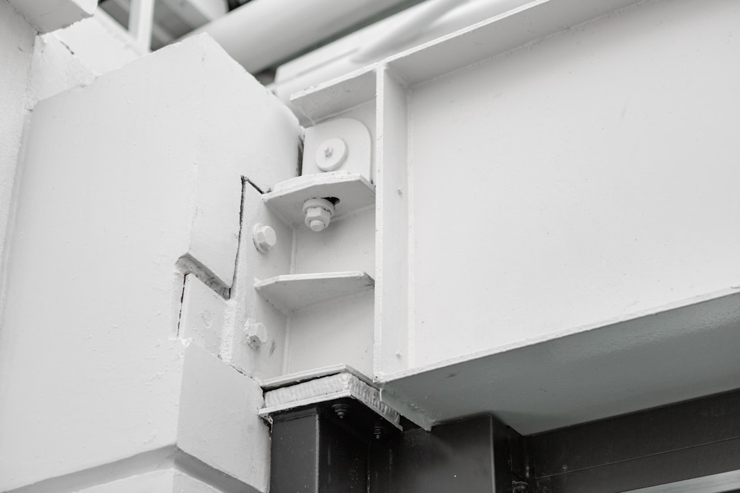 découvrez nos interrupteurs de fin de course pour volets roulants, garantissant sécurité et précision dans le contrôle de vos systèmes motorisés.