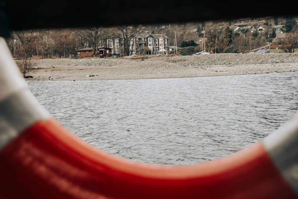 découvrez la composition de scarlet water, un parfum unique alliant des notes fraîches et captivantes pour une expérience olfactive inoubliable.