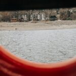 découvrez la composition de scarlet water, un parfum unique alliant des notes fraîches et captivantes pour une expérience olfactive inoubliable.