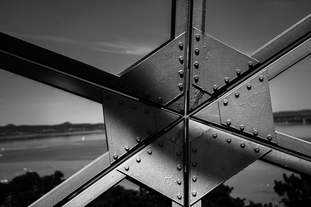 découvrez nos solutions en acier galvanisé, offrant résistance à la corrosion et durabilité pour vos projets industriels et de construction.