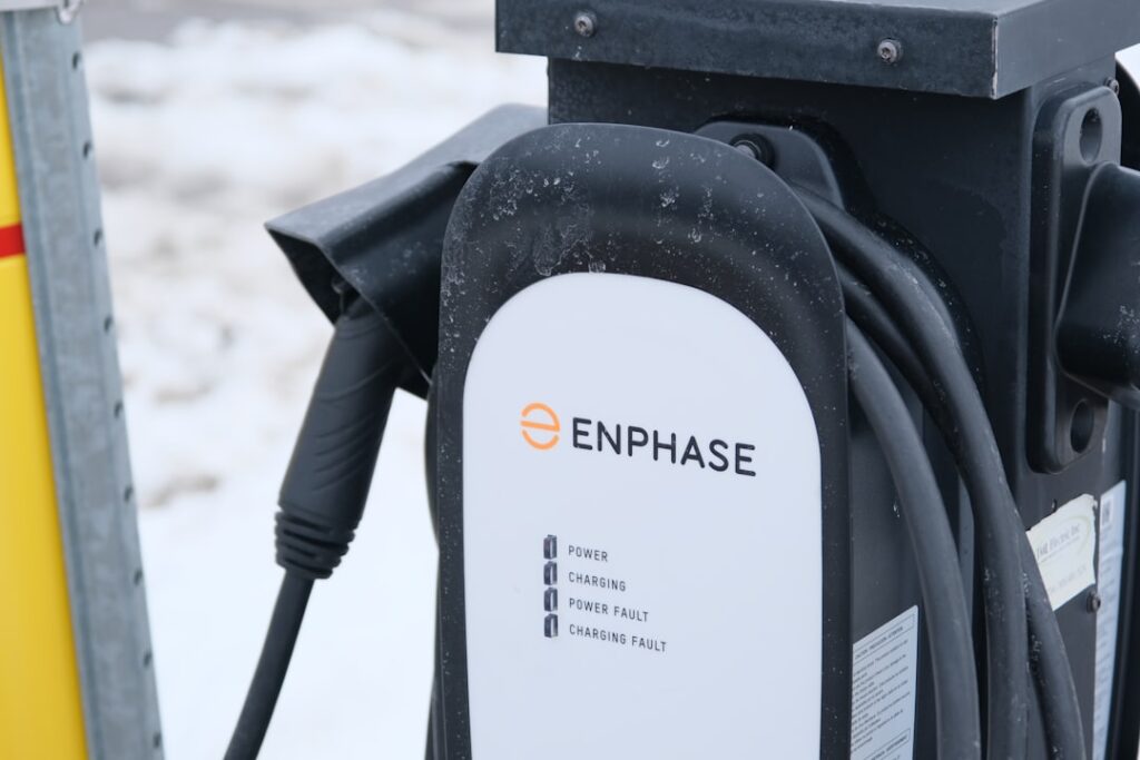 découvrez enphase energy, leader en solutions innovantes de gestion d'énergie solaire pour une maison plus écologique et autonome.