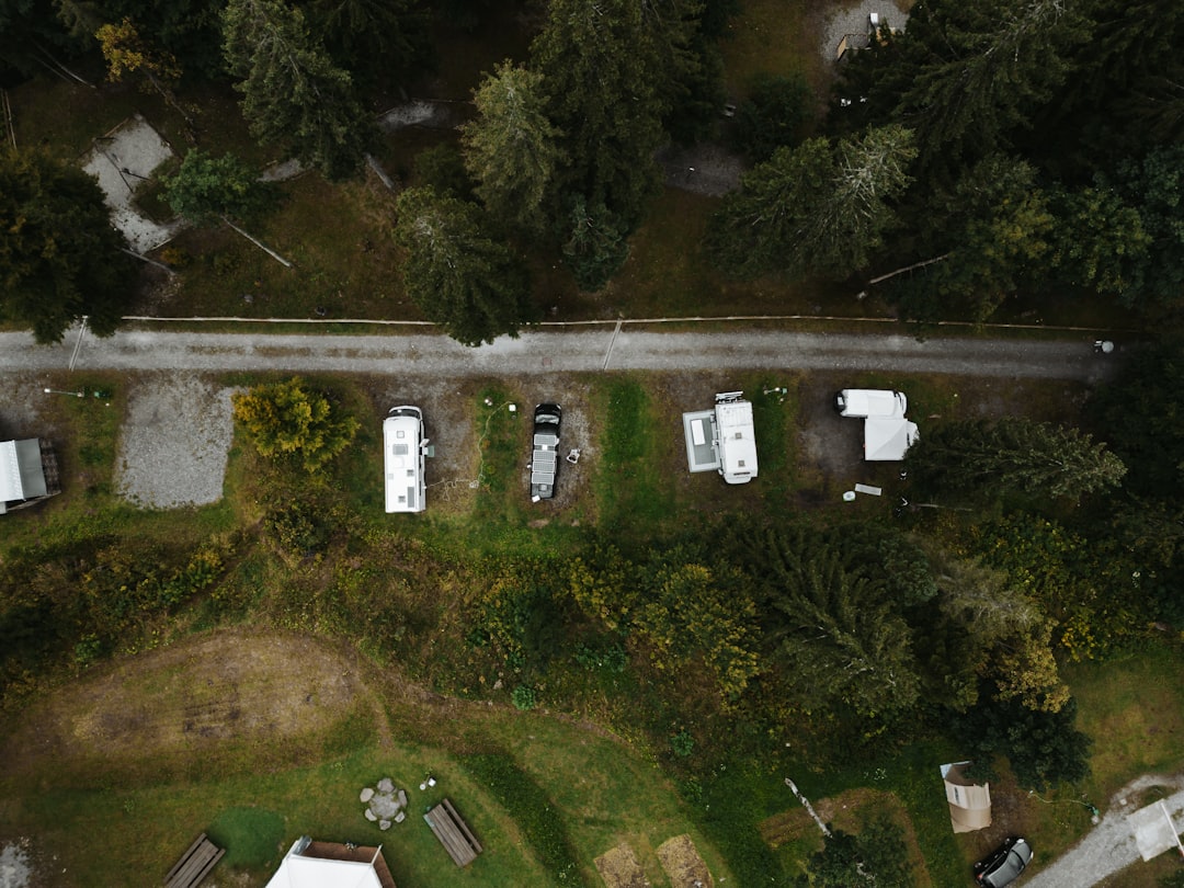 support de panneau solaire robuste et facile à installer, conçu pour optimiser l'orientation de vos panneaux solaires et maximiser la production d'énergie renouvelable.